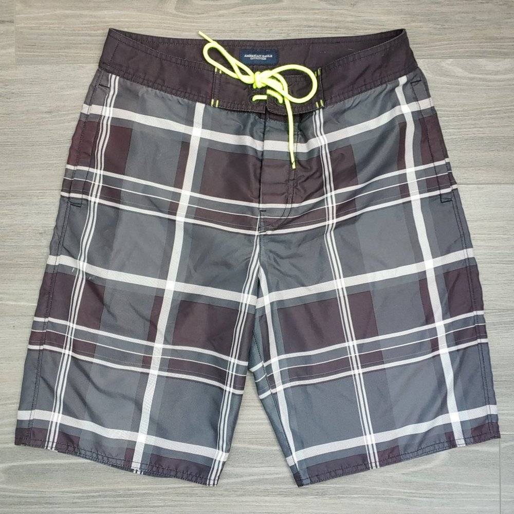 Good Used Condition Men's AMERICAN EAGLE Grey Plaid Board Shorts Size Small
